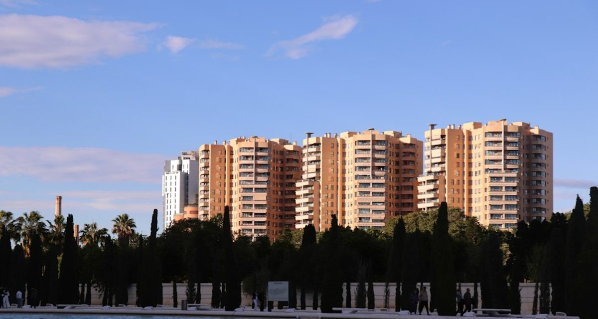 В Грозном к 208-летию города открыли три 31-этажных дома на месте руин